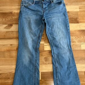 Aeropostale Light Blue Hailey Skinny Flare Jeans Low Rise 32 Waist 28 leg 8 Rise